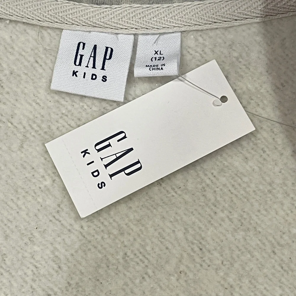 GAP hello kitty